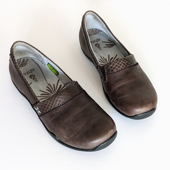 Ahnu Jackie Slip On Brown Leather Shoes - Picture 4 of 11